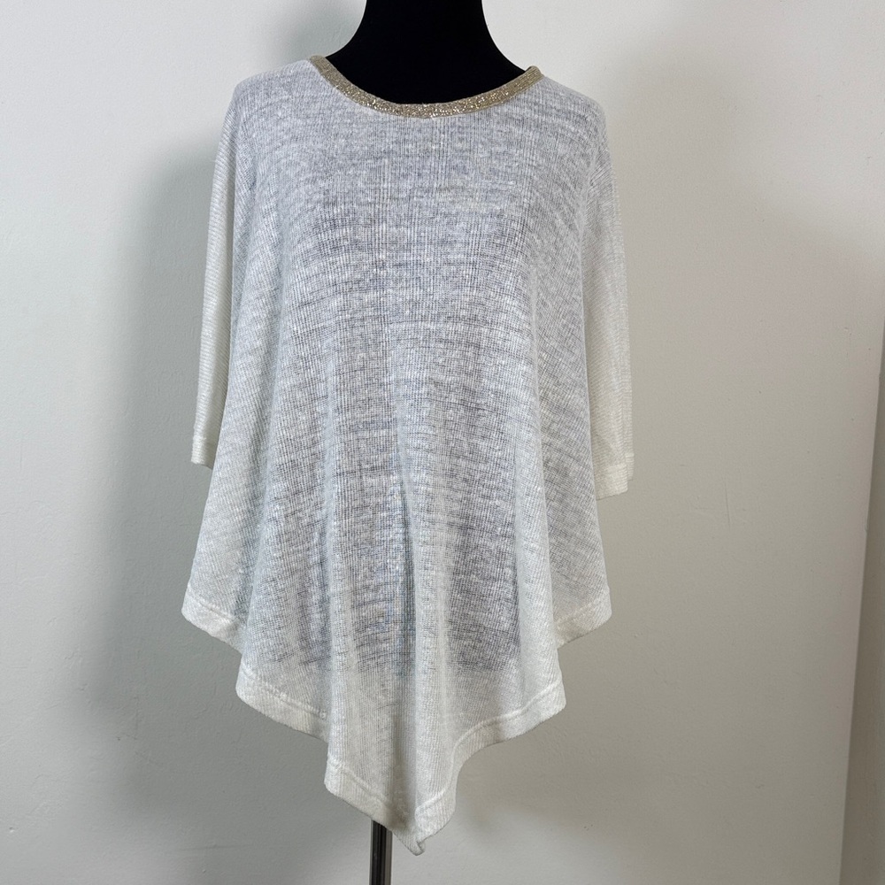 ILINEN Elegant White Sweater with Gold Accents O/S